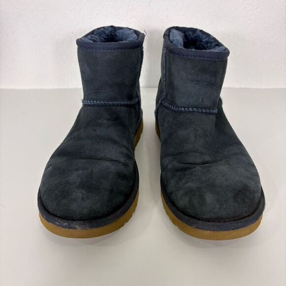 UGG Navy Blue Classic Mini Fur Lined Winter Boots with Tan Bottoms Size 8 - Picture 3 of 10